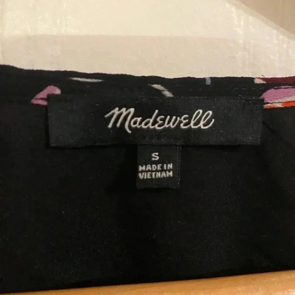 Madewell Women's Shirred-Sleeve V-Neck Top - Picture 5 of 8